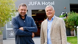 Eigentümer Michael Blaschitz (links) und Jufa-Gründer und -Geschäftsführer Gerhard Wendl vor ...