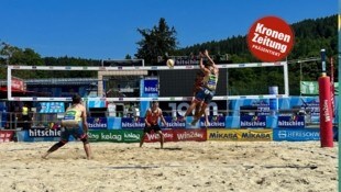 Sportliche Höchstleistungen: Die Spieler wirbeln in Pörtschach den Sand auf.