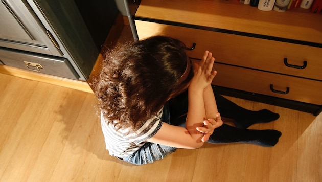 In Stuttgart hat ein ehemaliger Tagesvater gestanden, ihm anvertraute Kinder sexuell missbraucht ...