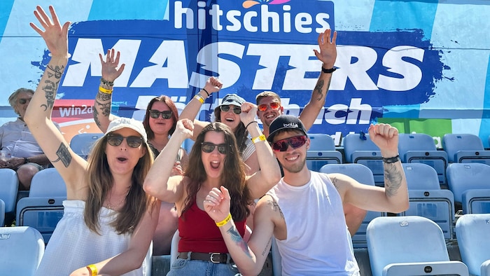 Viele Fans aus ganz Österreich reisten extra nach Kärnten, um die Beachvolleyball-Stars so ...