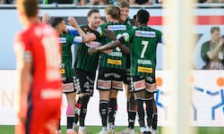 Zur Halbzeit des Europacup-Playoffs liegen die Rieder gegen Rapid in Führung ...