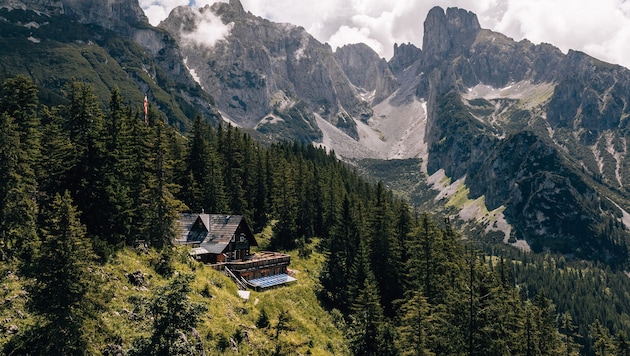 Am Fuße der Bischofsmütze liegt die Theodor-Körner-Hütte.