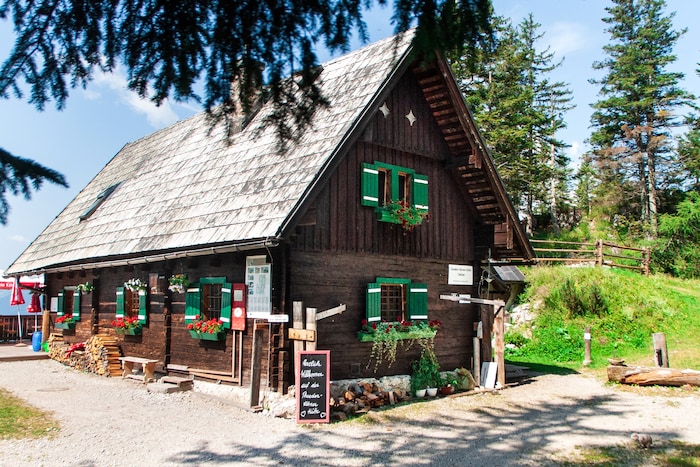 Vor über hundert Jahren haben Studenten die Hütte gebaut.
