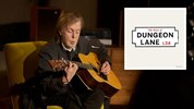 Mit knapp 84 Jahren unternimmt Beatles-Legende Paul McCartney auf „The Boys Of Dungeon Lane“ ...