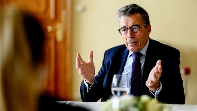 Die „Krone“ traf den Ex-NATO-Generalsekretär zum Interview im Stift Göttweig.