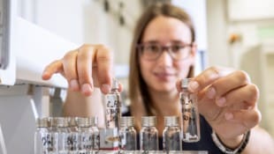 Einsparungen gefährden den Nachwuchs für Lehre und Forschung, meinen die Gewerkschafter.