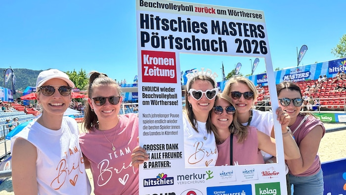 Am Beachvolleyplatz wurde auch gepoltert: Braut Nadine und ihre Freundinnen genossen die ...