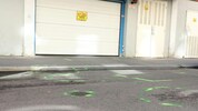 Der Dreijährige wurde vor einer Garageneinfahrt in Wien-Brigittenau vom Auto erfasst. Das Kind ...