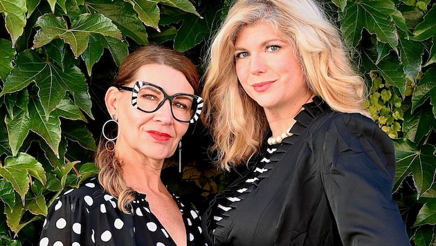 Karin Neuherz ist verheiratet und Mutter eines erwachsenen Sohnes. Angelika Parik lebt getrennt ...