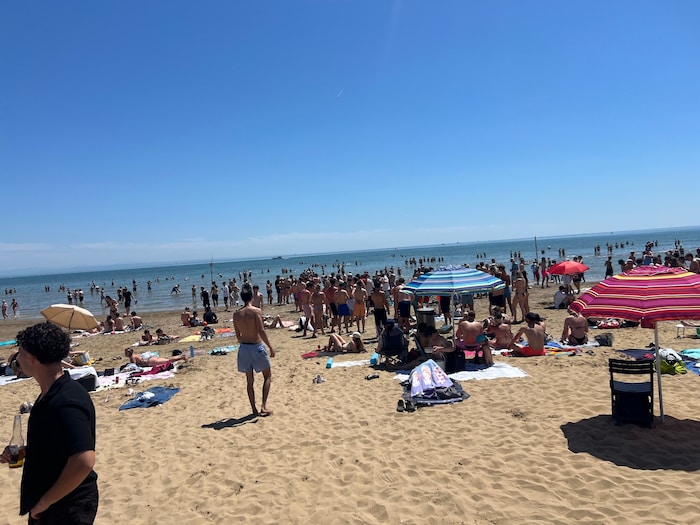 Untertags geht die Party in einer Strandbar oder direkt am Wasser weiter. Auch wenn auf dem ...