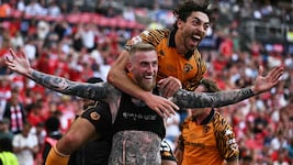 Oliver McBurnie, der Mann mit den vielen Tätowierungen, schoss Hull City zurück in die Premier ...
