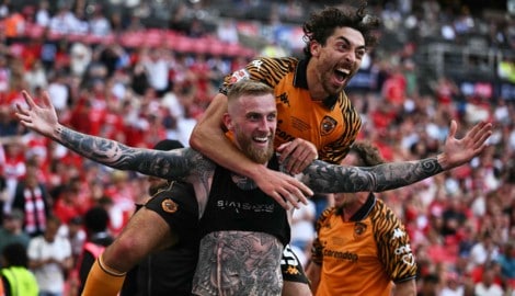 Oli McBurnie schießt Hull City in die Premier League.