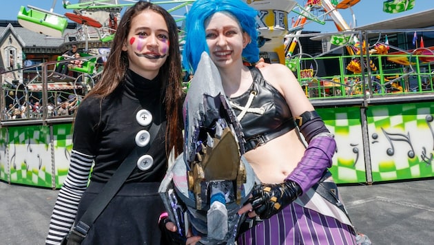 Stefanie und Ariadne waren ursprünglich zur parallel stattfindenden Gaming-Messe angereist. Da ...