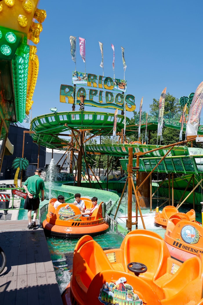 Die Wildwasserbahn ist heuer neu auf der Dult.