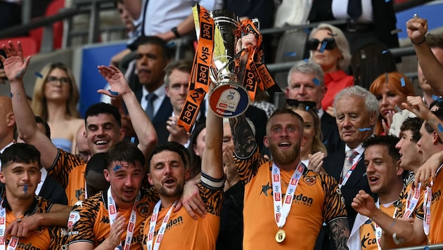 Oli McBurnie schießt Hull City in die Premier League.