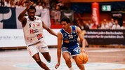 Fields (links) und die Bulls laufen im Finale einem Rückstand hinterher.