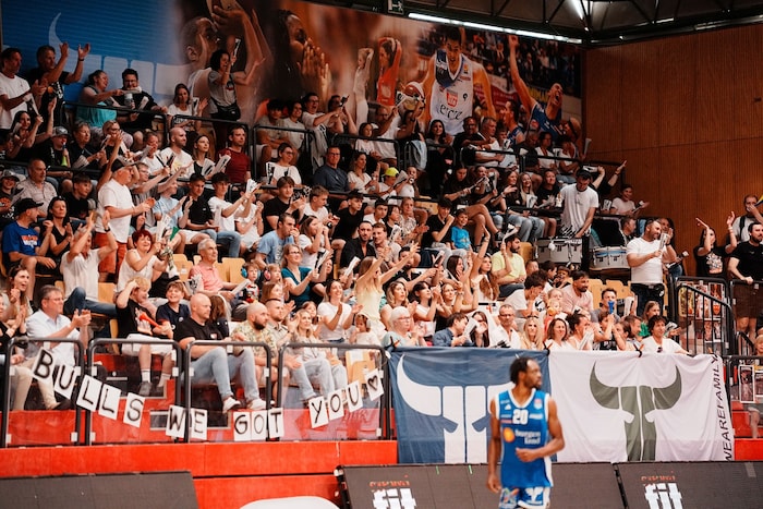 Die Fans zelebrierten die Rückkehr der Bulls ins Liga-Finale.