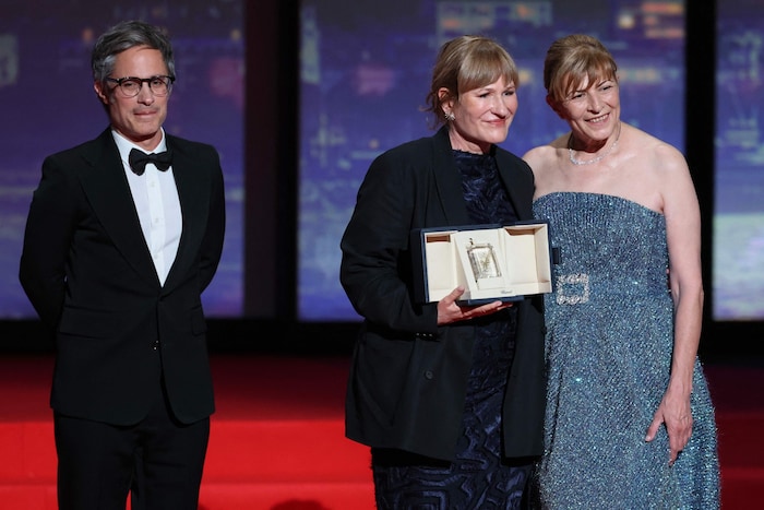 Valeska Grisebach, Yana Radeva und Gael García Bernal feiern den Jury-Preis für „Das geträumte ...