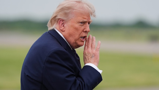 Der US-Präsident sagte am Freitag seine Teilnahme an der Hochzeit seines Sohnes ab und kündigte ...