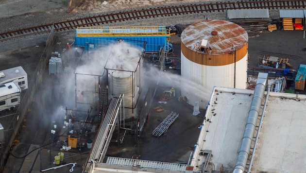 Die Temperatur im Tank ist trotz Kühlversuche von außen sogar noch gestiegen.