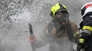 In NÖ kam es zu einem Gebäudebrand mit mehreren eingeschlossenen Personen. (Symbolbild)