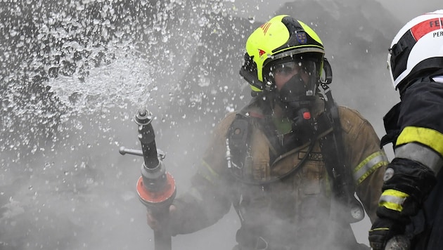 In NÖ kam es zu einem Gebäudebrand mit mehreren eingeschlossenen Personen. (Symbolbild)