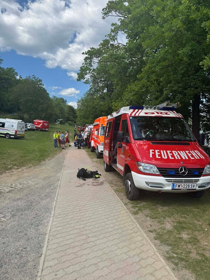 Die Einsatzkräfte suchten im Längsee nach dem Ertrunkenen.