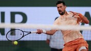 Novak Djokovic wankte, kämpfte sich aber in Runde zwei.