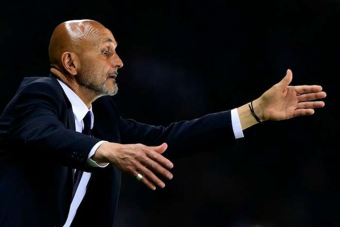 Luciano Spalletti bleibt trotz Verpassens der Champions League Trainer bei Juve.