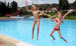 Im Hartberger Freibad freut man sich über die sommerlichen Temperaturen.