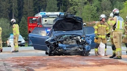 Das Auto des Rasers wurde schwer beschädigt.