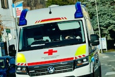 Die Rettung brachte vier Personen ins Spital, die beiden anderen begaben sich selbst dorthin ...