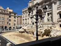 Der Trevi-Brunnen bleibt am Feiertag trocken – Eintritt soll man dennoch zahlen.