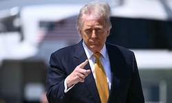 Während der Ölpreis weiter abstürzt, baut Trump langsam wieder seine Drohkulisse auf.