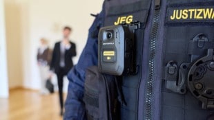 900.000 Euro nimmt der Staat in die Hand, um Justizbeamte künftig mit Bodycams auszurüsten.