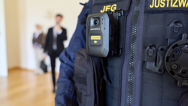 900.000 Euro nimmt der Staat in die Hand, um Justizbeamte künftig mit Bodycams auszurüsten.