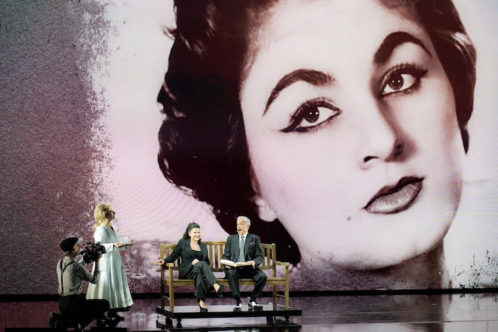 Musikalische Reise durch Bartolis Leben: Auch Mama Bartoli (großes Foto) bekam einen Platz im ...