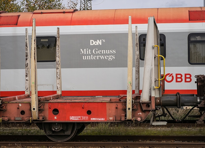 Das Wagenmaterial soll weiterverkauft werden.