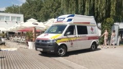 Das herbeigerufene Rote Kreuz führte Wiederbelebungsmaßnahmen durch