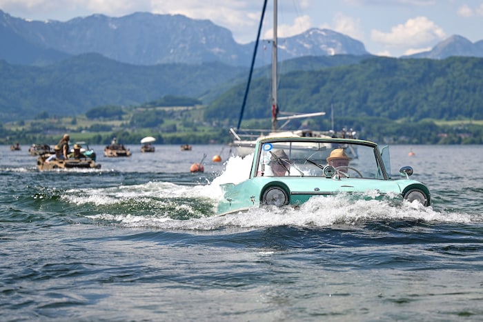 Am Traunsee war diesmal auch eine Gruppe schwimmender Gefährte unterwegs.