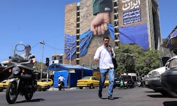 Während viele Iraner durch den Eingriff der USA auf eine nachhaltige Verbesserung ihrer Lage ...