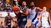 Quinton Green (Ball) und Kapfenberg müssen sich Oberwart geschlagen geben.