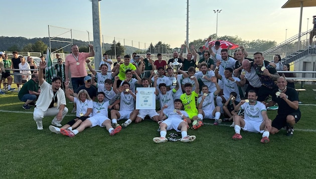 DSV Leoben stemmte nach einem 4:1 im Finale gegen Tillmitsch den Pokal in die Höhe.