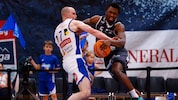 Sebastian Käferle (li.) beschimpft? Die Bulls sehen eher ihn als Provokateur.