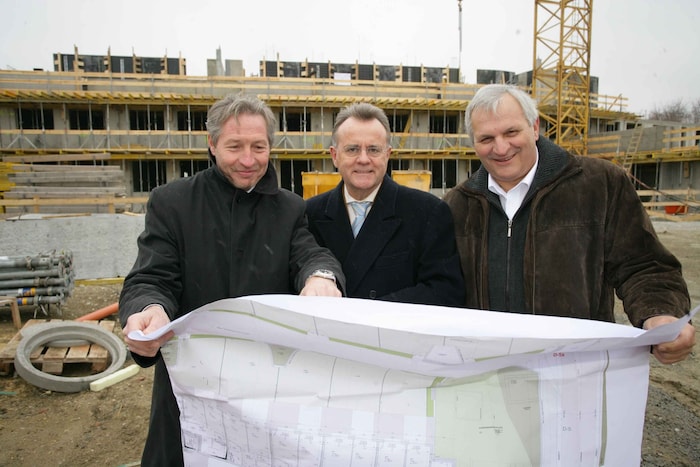Von 2000 bis 2010 war Ivancsics Büroleiter von Burgenlands Alt-Landeshauptmann Hans Niessl.
