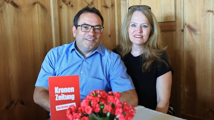 Anton Dippel mit Ehefrau Edith entpuppten sich als Fußball-Fans.