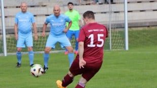 Die Spieler des BSV Linz (rot) hatten großen Spaß beim Kicken.hatten