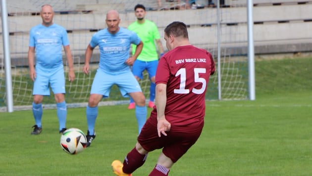Die Spieler des BSV Linz (rot) hatten großen Spaß beim Kicken.hatten