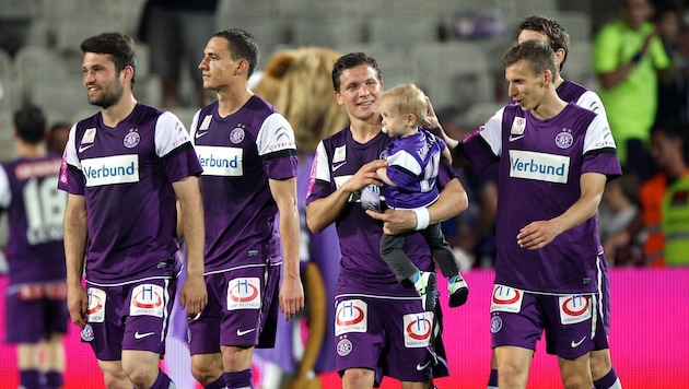 Ex-Austria Wien-Profi Georg Margreitter (2. v. links) heuert bei der Bundesligaaufsteiger ...