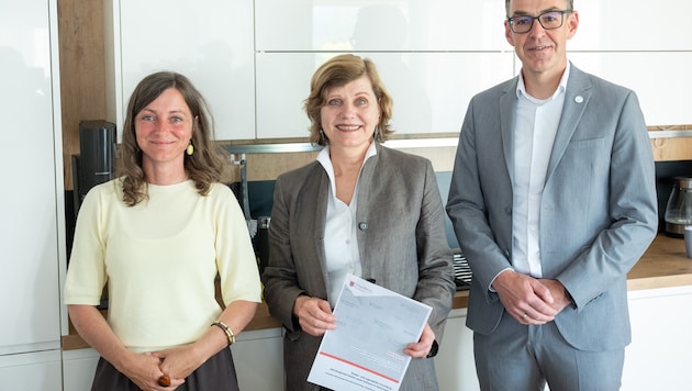 Jacqueline Oberauer (SOS-Kinderdorf), Barbara Schöbi-Fink und Kinder- und Jugendanwalt Christian ...